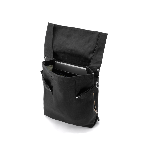 Qwstion Flap Tote Medium (all black)