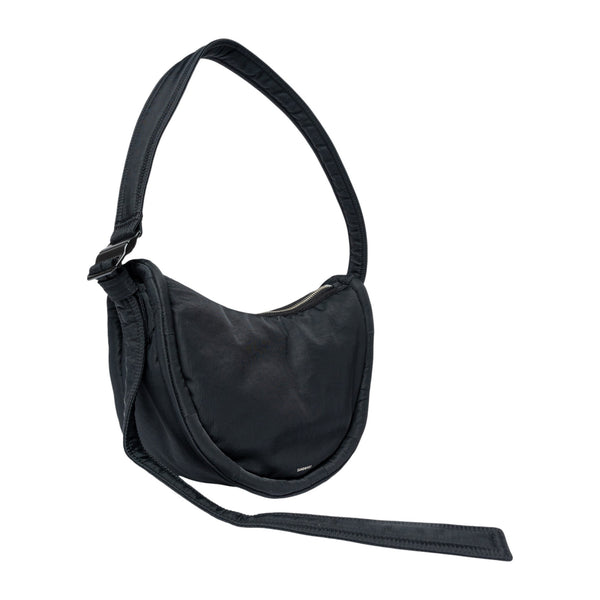 Sandqvist Curve Half Moon Bag Mini (black)