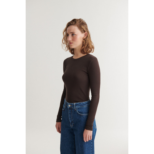 Basic Apparel Ludmilla LS Tee (chocolate torte)