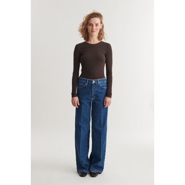 Basic Apparel Ludmilla LS Tee (chocolate torte)