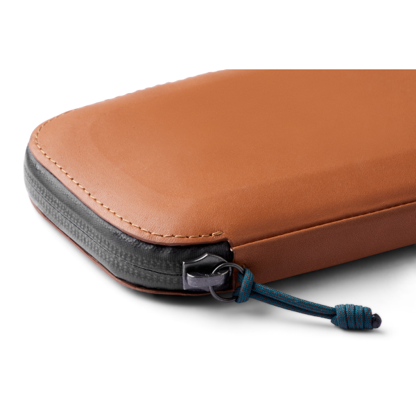 Bellroy All-Conditions Phone Pocket (bronze)
