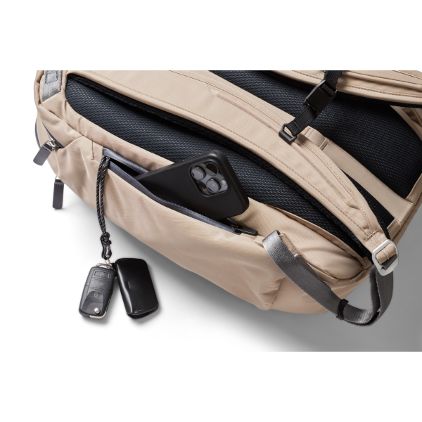 Bellroy Transit Workpack Pro 22L (stone)